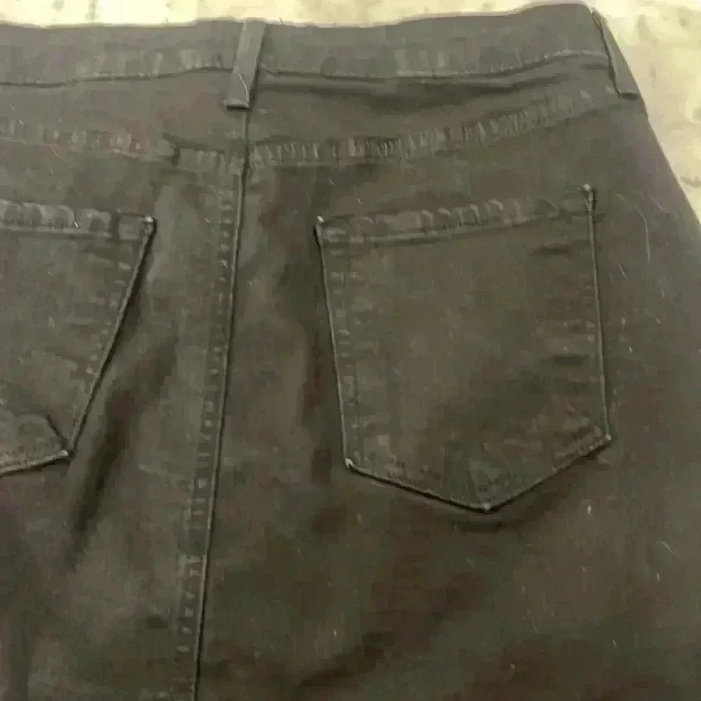 Cute frayed hem black mini skirt size large - Picture 4 of 7